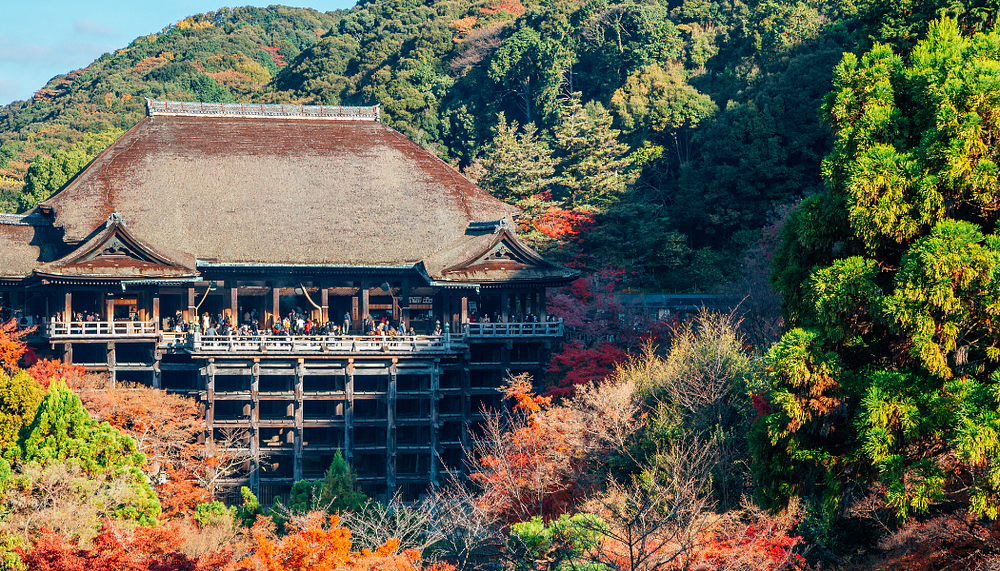 世界遺産・清水寺の舞台と四季の風景